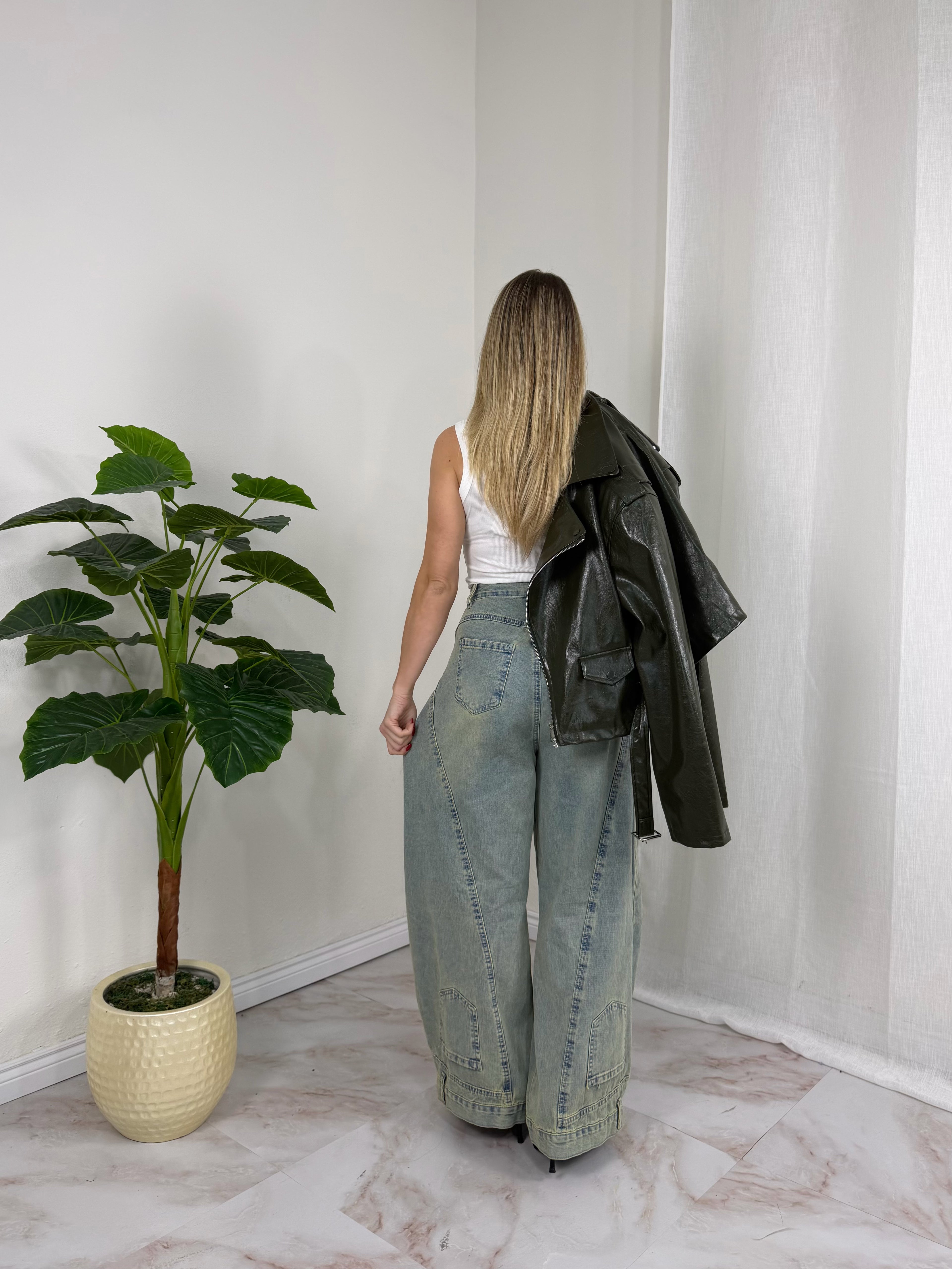 JEANS REVERSE POCKET